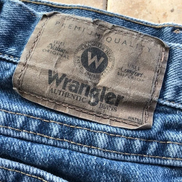 Mens wrangler relaxed fit jeans - 44 X 32 - Picture 1 of 4